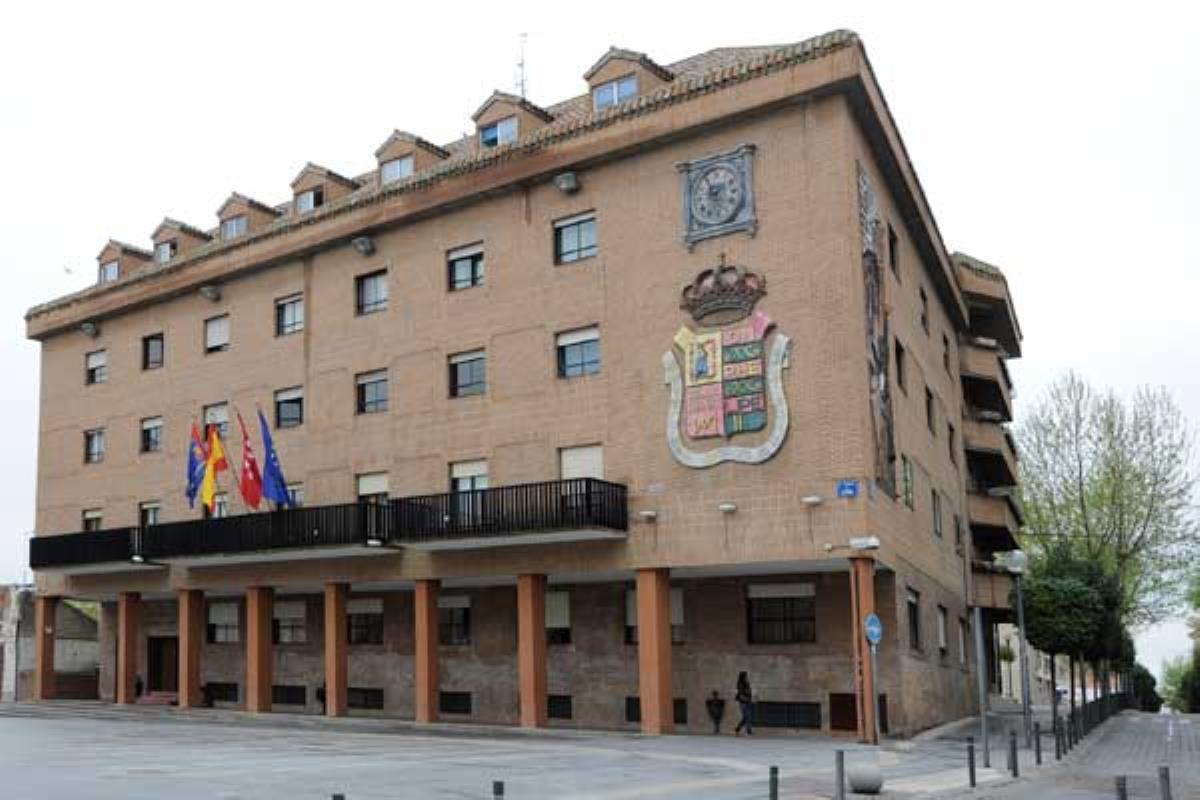 Recoge los principios éticos y de conducta que deben guiar a los empleados municipales en su relación con la ciudadanía 